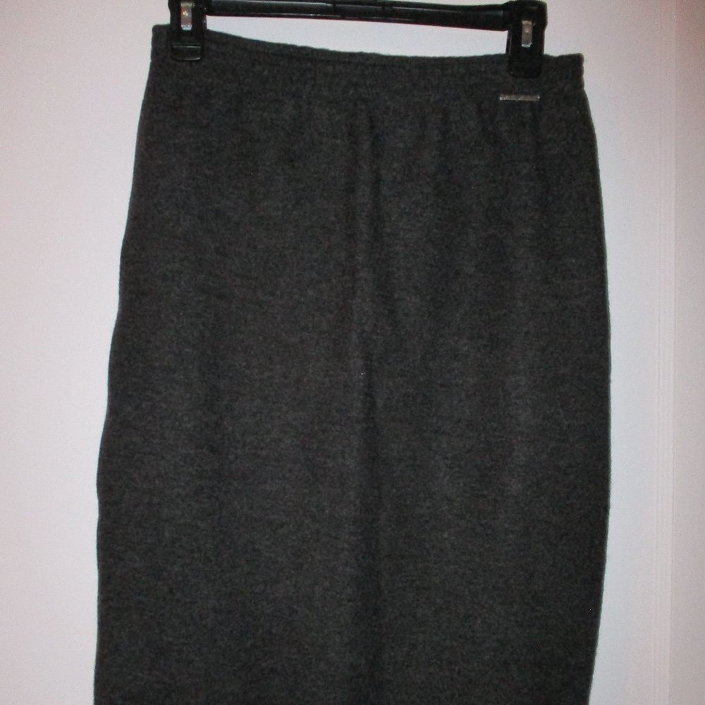 Vintage Geiger black Pure New Wool Skirt Size 34